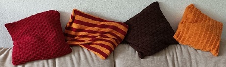 Sofa mit Kissen, tippen oder klicken, um zur Startseite zu gelangen